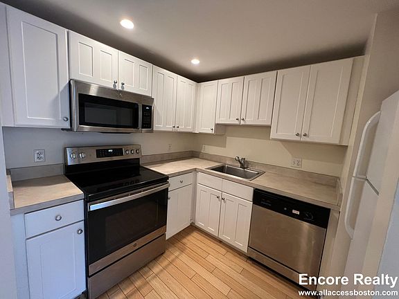 3rd image of 40 Boylston St #701D