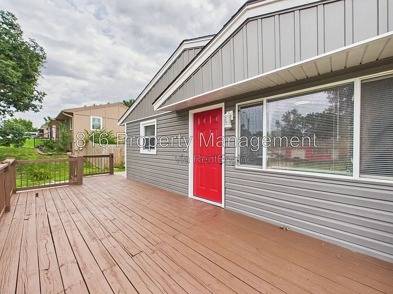9109 E 44th St — Photo 20