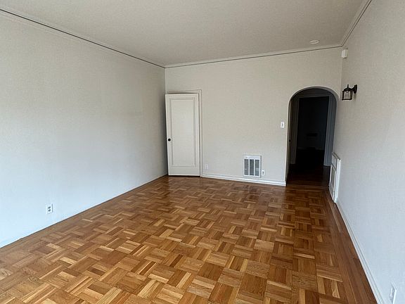5th image of 1690 Bay St APT 101