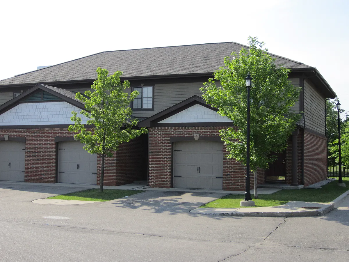 Building Photo - Rosewood Riverside