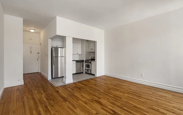 Rented by Compass | media 40