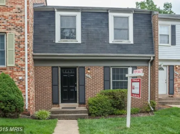 1063 Temple Ct, Sterling, VA 20164