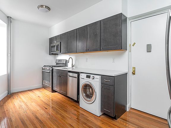 3rd image of 370 Fort Washington Ave APT 504