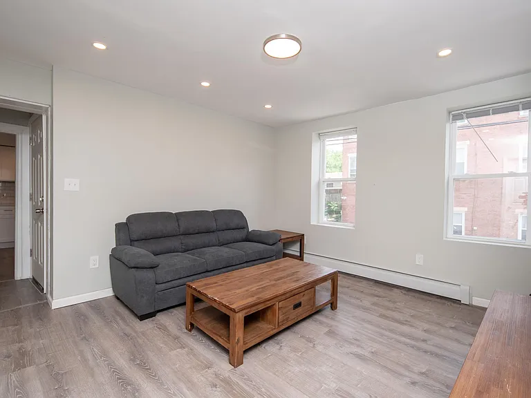 51 14th St #2 — Photo 12