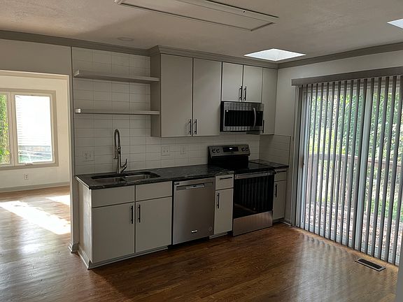 4th image of 6141 Hanna Ct