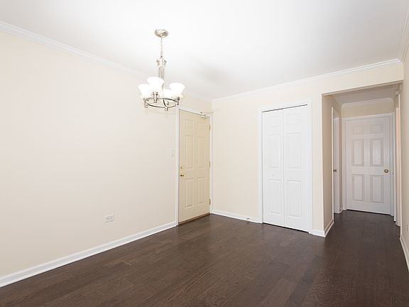 3rd image of 511 E Spruce Dr APT 1B