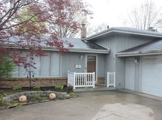 9507 Dogwood Dr, Munster, IN 46321