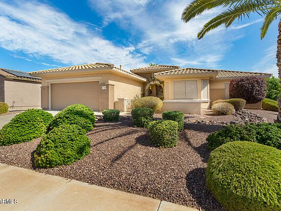 3rd image of 15916 W Zinnia Court