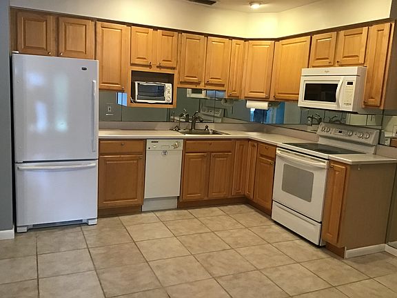 2nd image of 5725 Genesee Pkwy APT 12