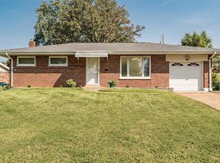 9515 Sophine Ln, Saint Louis, MO 63123