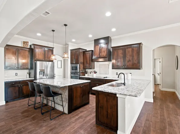 102 Brock Ct, Millsap, TX 76066