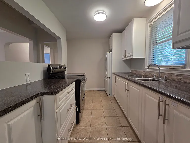 544 Mary St E #MAIN — Photo 6