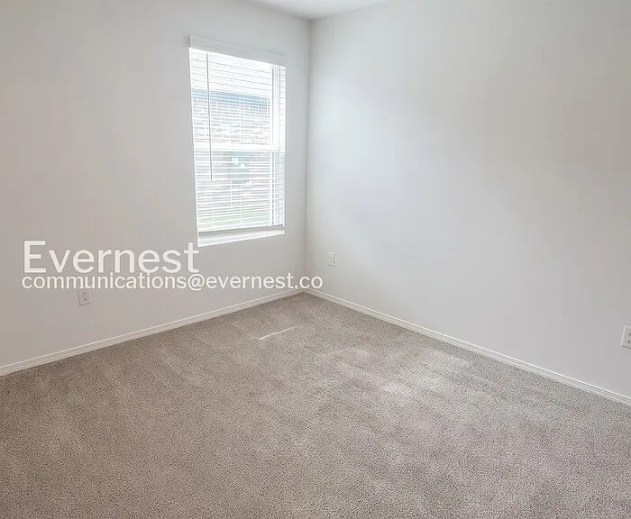 108 E Sunbelt Ct — Photo 12