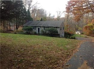 16 Cindy Ln, Weston, CT 06883