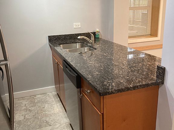 5th image of 1719 W Barry Ave APT Chg