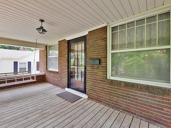 4th image of 144 E Broadway Ave