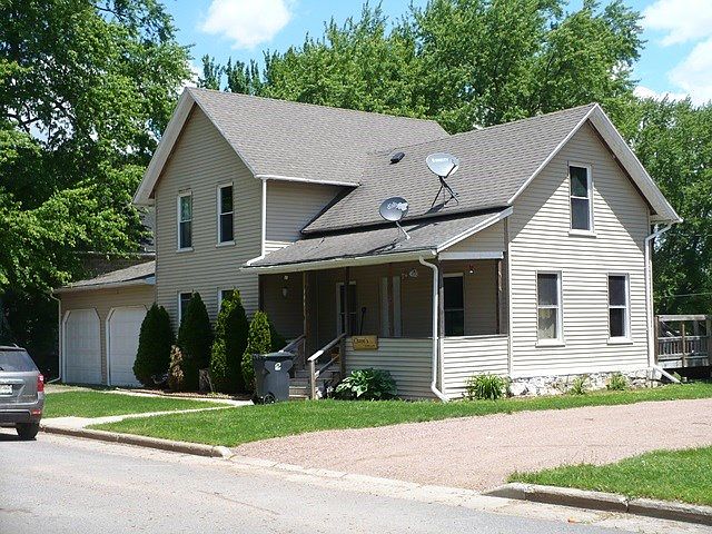 1st image of 106 N Eaton Ave