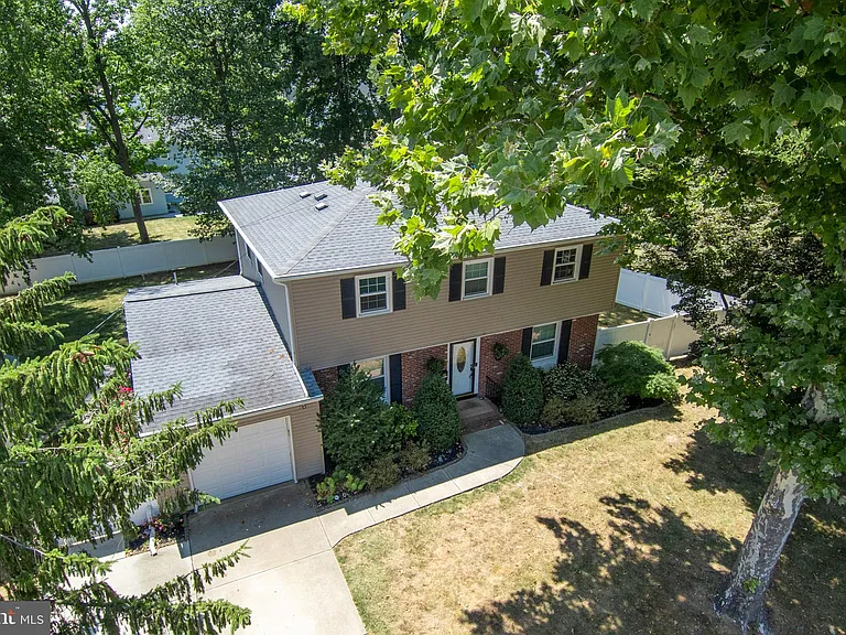 11 Whitemarsh Dr — Photo 4