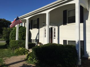 72 Bliss Mine Rd, Newport, RI 02840