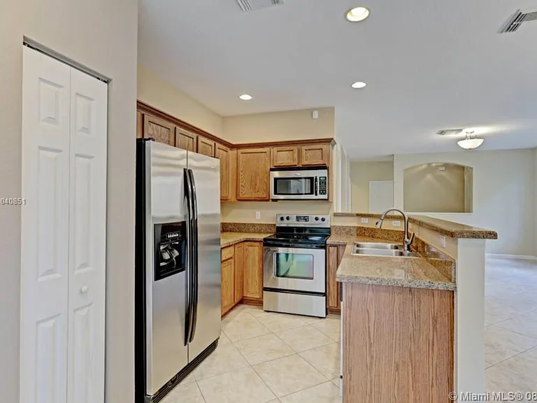 3211 Scarletta Dr — Photo 21