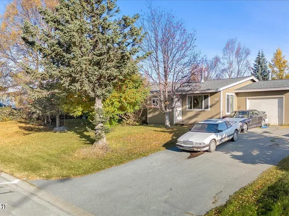 519 W Edinborough Dr, Palmer, AK 99645