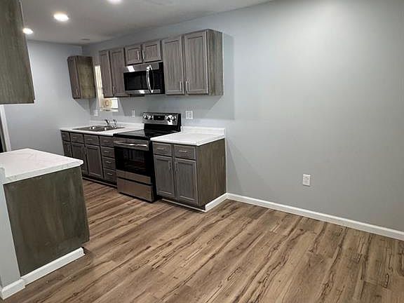 5th image of 2024 Thomas St