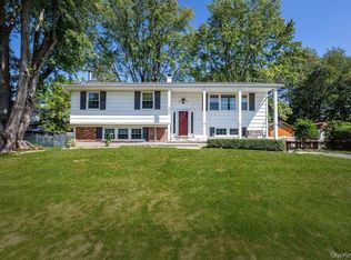 2944 Saddle Ridge Dr, Yorktown Heights, NY 10598