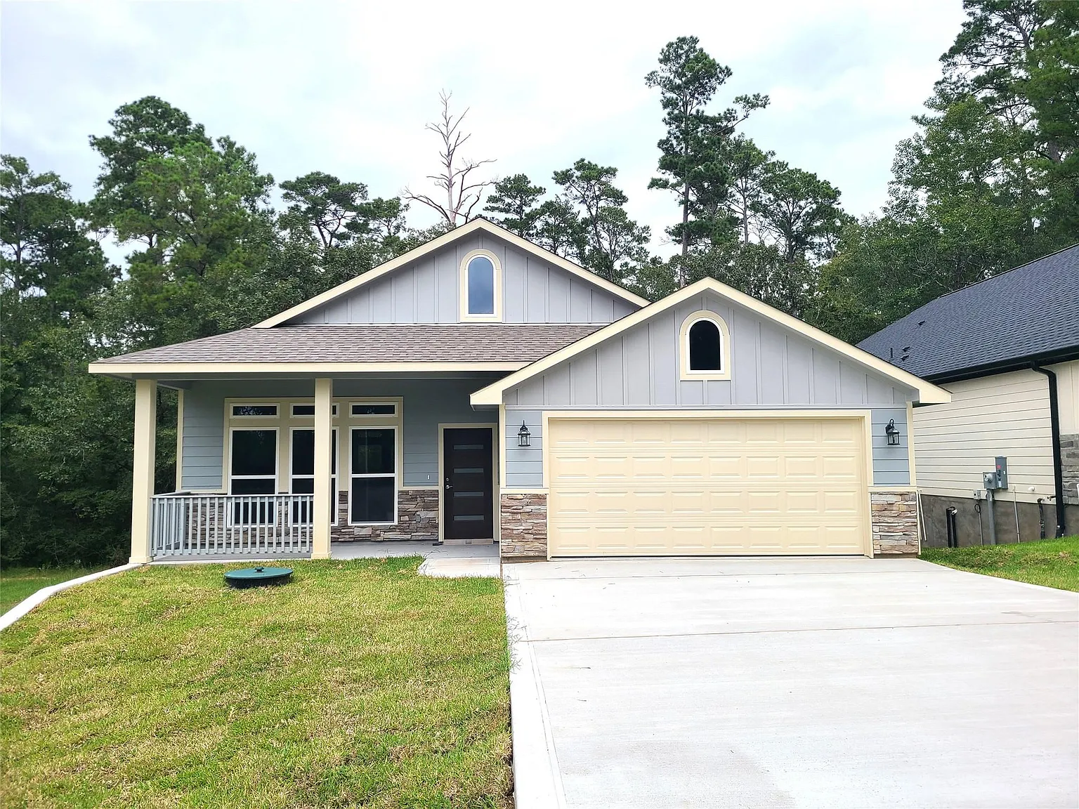 3 bed, 2.0 bath, 1640 sqft, $1,800 — Photo 1