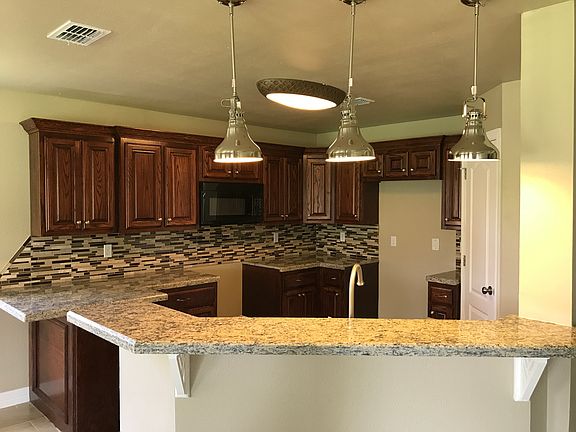 5th image of 876 Pinemore Dr