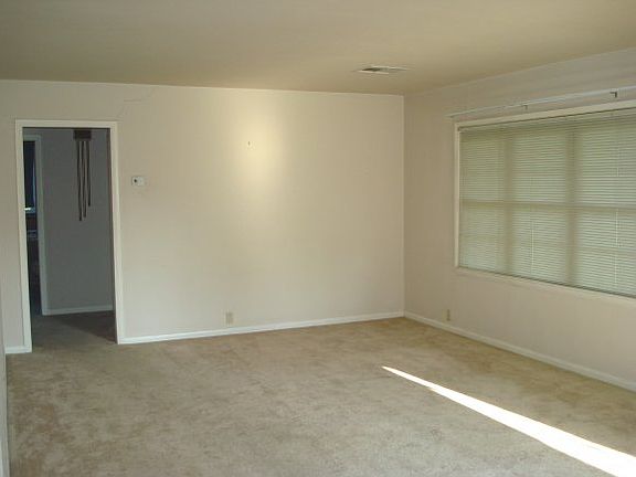 5th image of 245 W Washington Ave