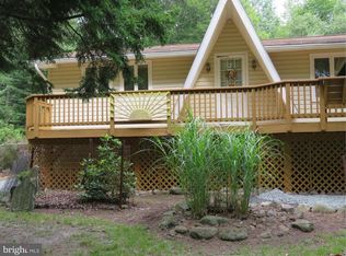 104 Tepee Dr, Pocono Lake, PA 18347