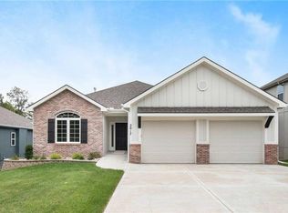 2017 W Springs Way St, Excelsior Springs, MO 64024