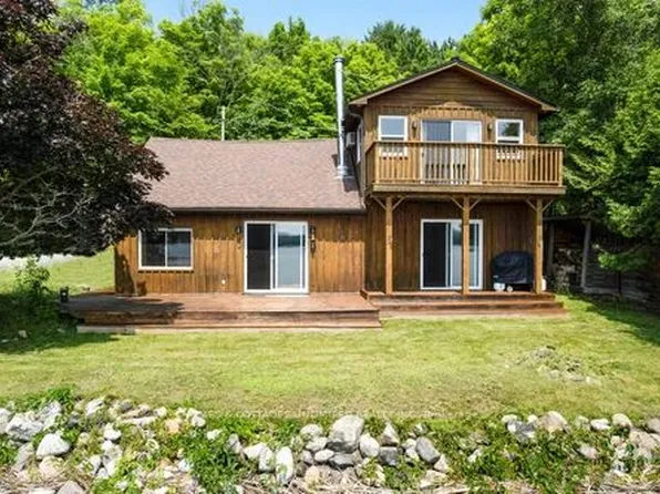 185 Maple Hollow Dr, Lanark Highlands, ON K0G 1M0