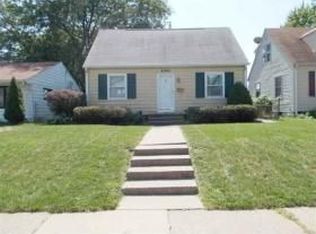 2703 Oak St, Bettendorf, IA