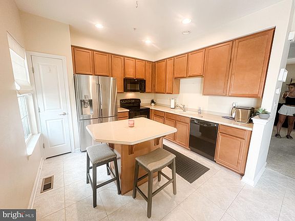 5th image of 224 Bardel Dr