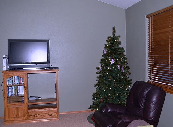 4th image of 2460 Linsborg Dr