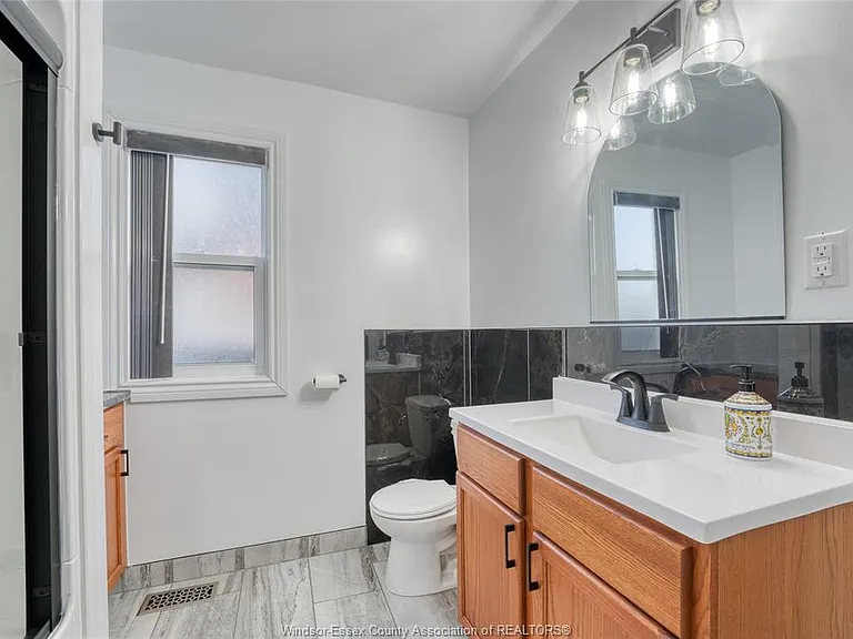 2226 Mercer St — Photo 24