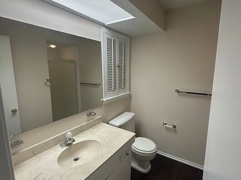 1607 Morehead Ave — Photo 17