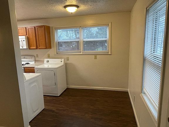 Eat in Kitchen
