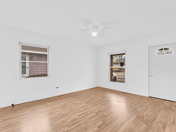 3rd image of 1321 N Cedar Lake Rd