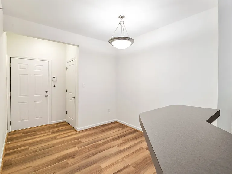 760 Walker Sq #3C — Photo 4