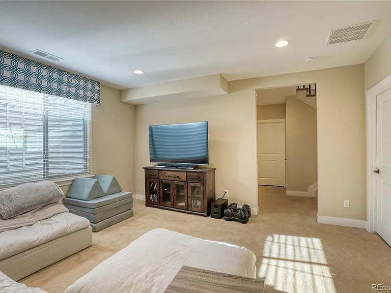 13700 Raritan Dr — Photo 27