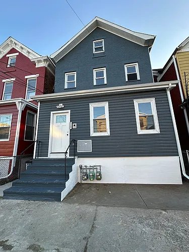 124 S Park St #3 Photo 1