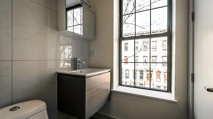 Rented by Nooklyn NYC LLC | media 42