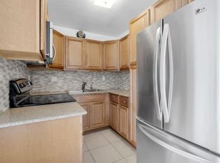 2970 NE 16th Ave APT 111, Oakland Park, FL 33334