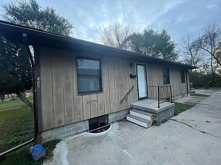 1st image of 485 Jefferson St