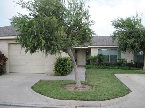 1st image of 18 Pinehurst Dr
