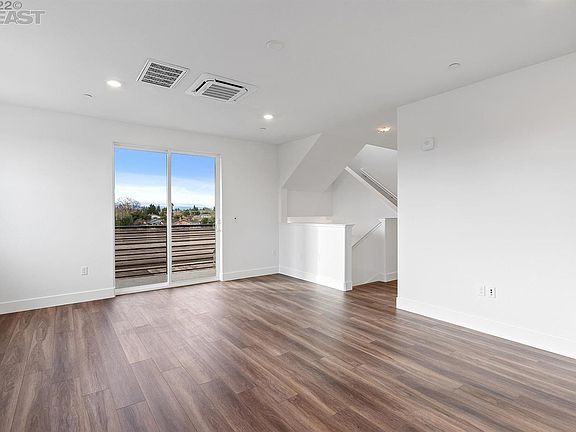 4th image of 577 Yale Way