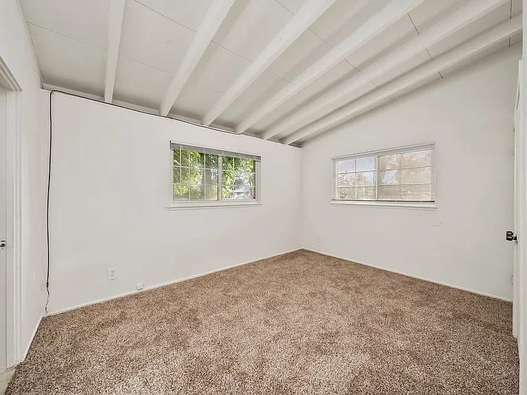 6436 Thomas Dr — Photo 11
