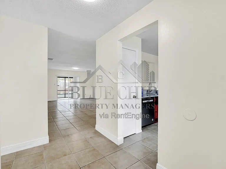 5322 Jade St — Photo 4